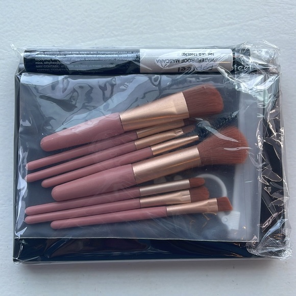 Pop Feel “All your Eye” eyeshadow palette + makeup set - Picture 4 of 7